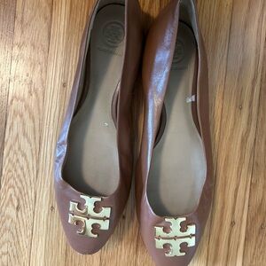 Tory Burch Tan Leather Loafers with Gold Logo